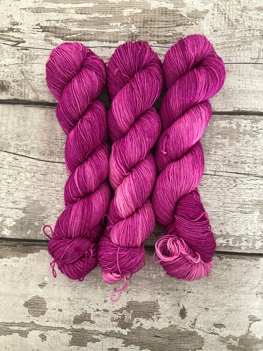 Hand Dyed Yarn 100% Merino 4ply Rollerskate