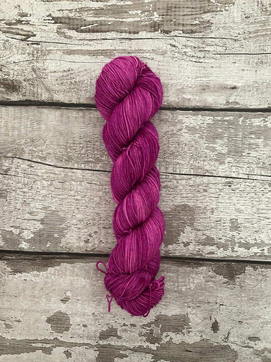 Hand Dyed Yarn 100% Merino 4ply Rollerskate